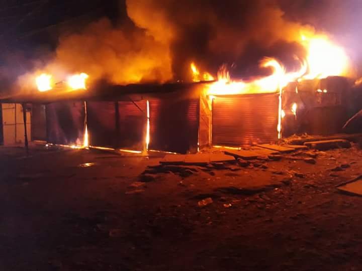 सुर्खेतको मंगलगढी नजिक भीषण आगलागी 